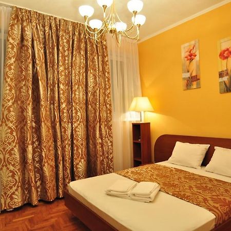 Status Guesthouse Киев Экстерьер фото