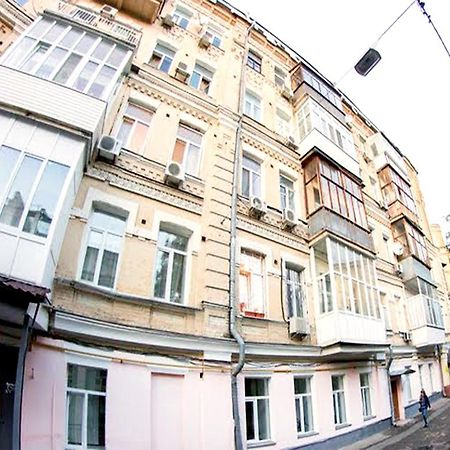 Status Guesthouse Киев Экстерьер фото